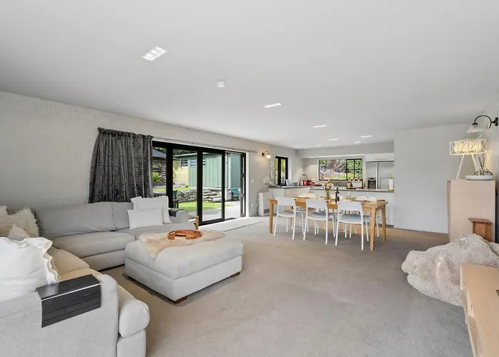 Alpine Escape - Holiday home Wanaka